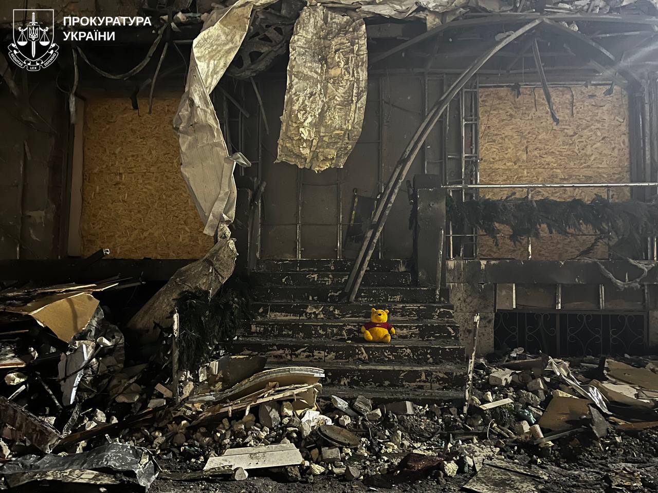 В Харькове продолжается разбор завалов после ракетного удара по Сумской, среди погибших &mdash; дети.