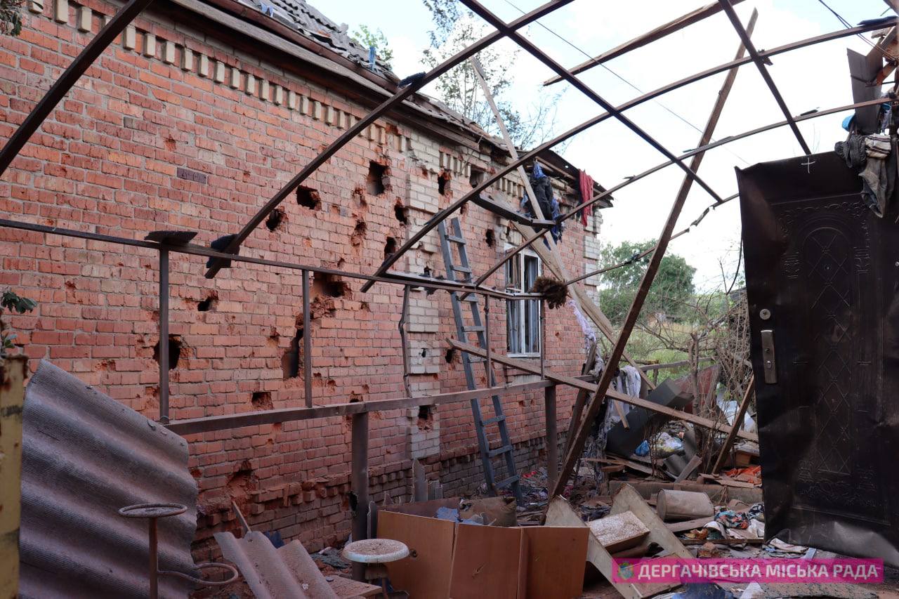 Трое раненых: россияне ночью обстреляли Дергачи.