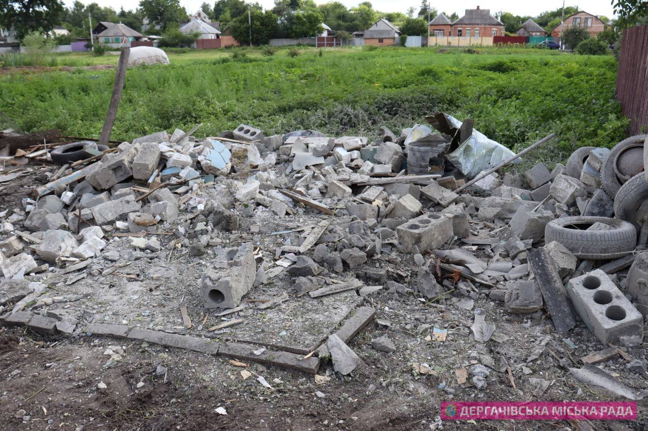 Трое раненых: россияне ночью обстреляли Дергачи.