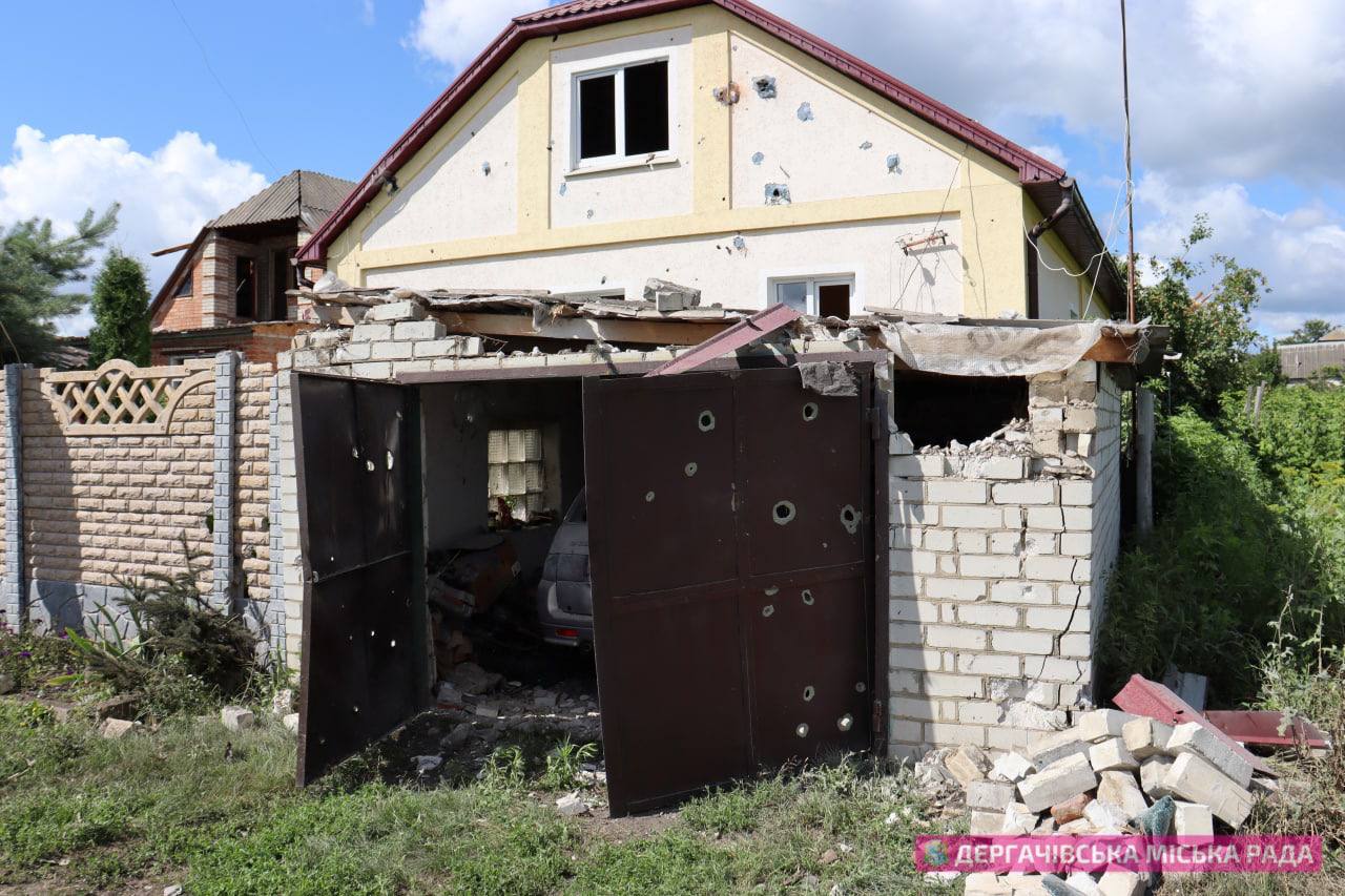 Трое раненых: россияне ночью обстреляли Дергачи.