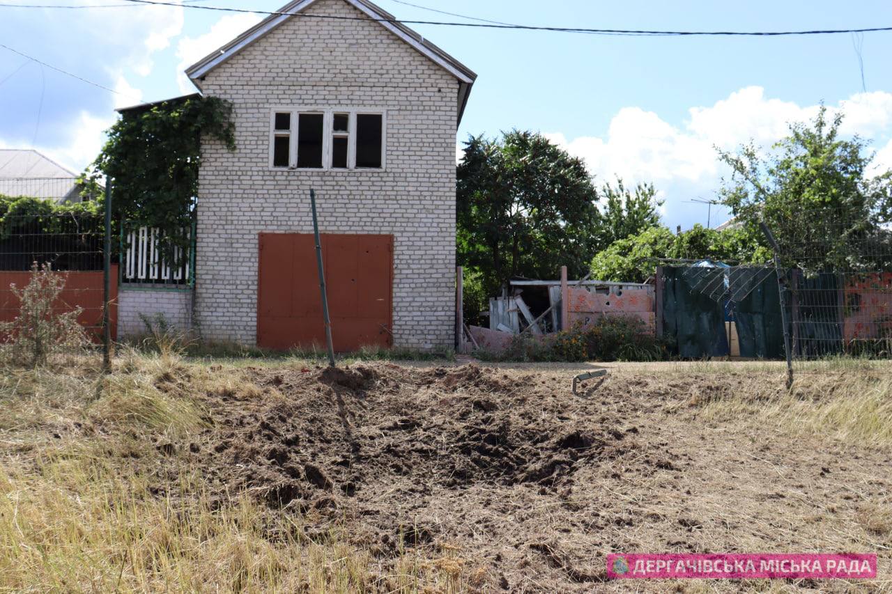 Трое раненых: россияне ночью обстреляли Дергачи.