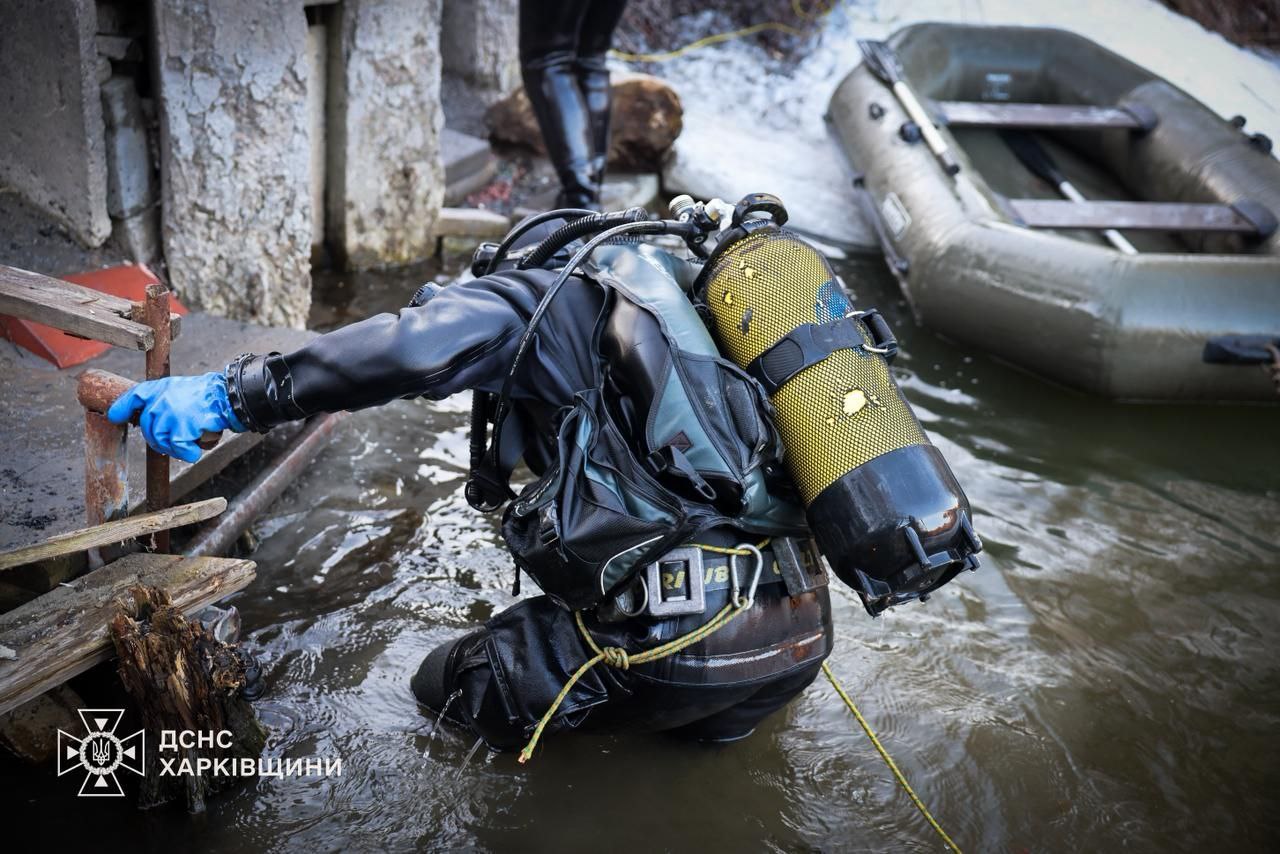 В Шевченковском районе шестеро детей провалились под лед, двоих спасти не удалось.