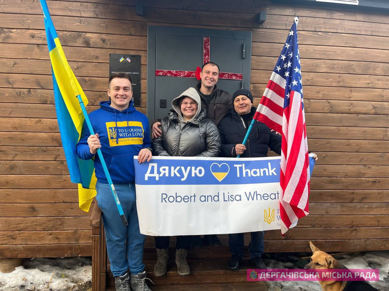 Под Харьковом американцы устанавливают модульные дома для потерявших жилье украинцев.