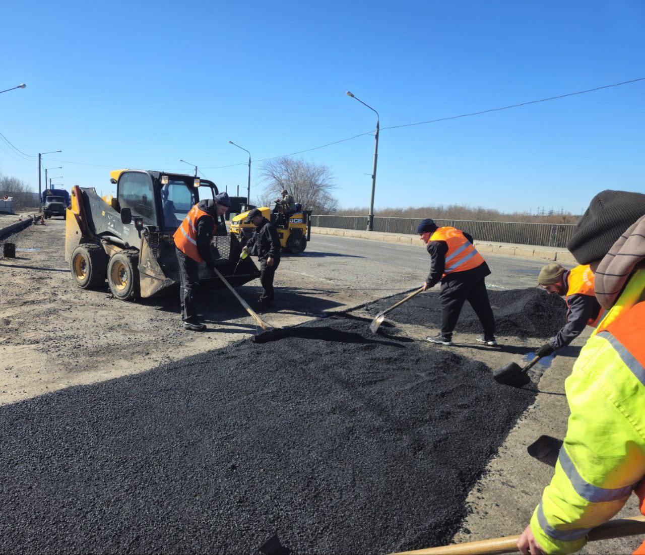В Харькове приступили к ремонту дорог: с каких улиц начали.