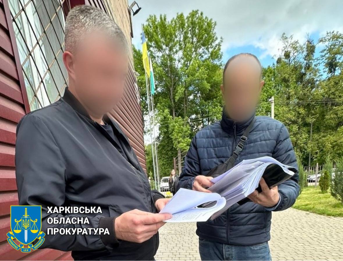 Подрядчика в Харьковской области подозревают в завышении стоимости ремонта дороги.