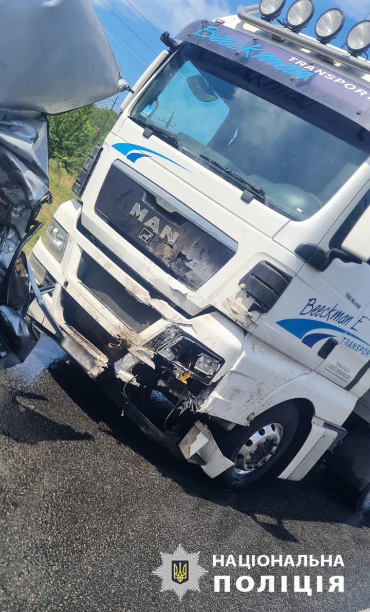 У смертельній ДТП на Харківщині загинули троє людей, у тому числі дитина.