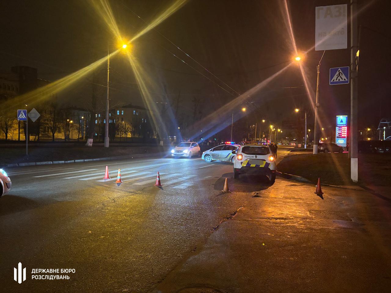 В Харькове судья сбила двоих детей на пешеходном переходе: дети в реанимации.