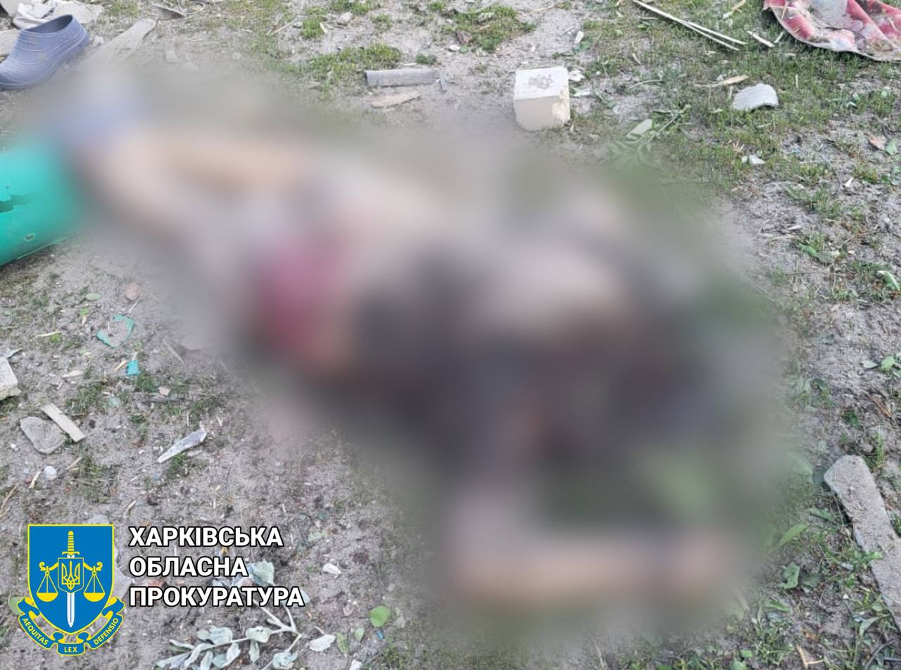 Правоохоронці показали фото обстрілу Дворічної, де загинули чоловік та жінка.