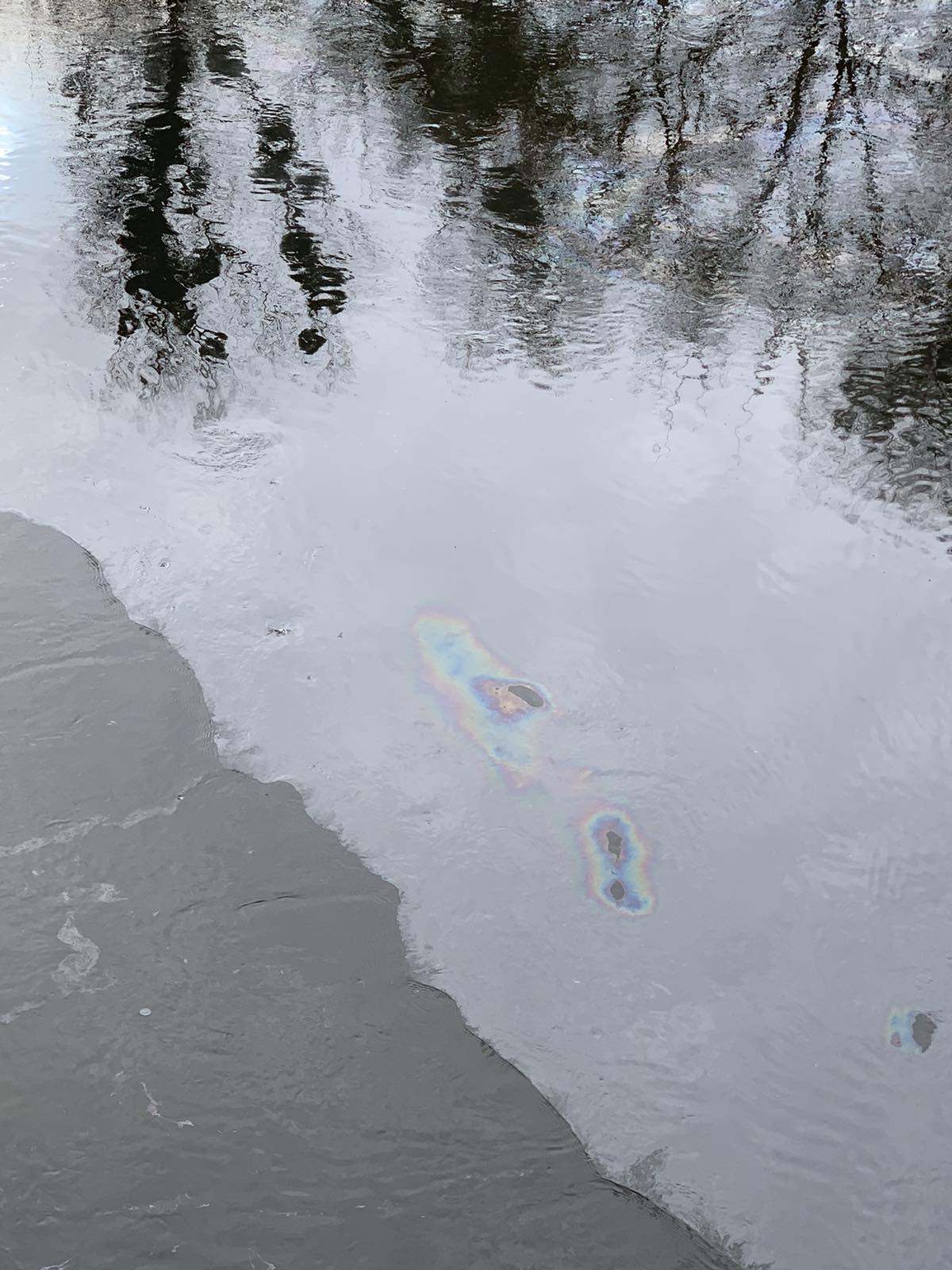 В Харькове из-за обстрела нефтебазы возможна экологическая катастрофа.