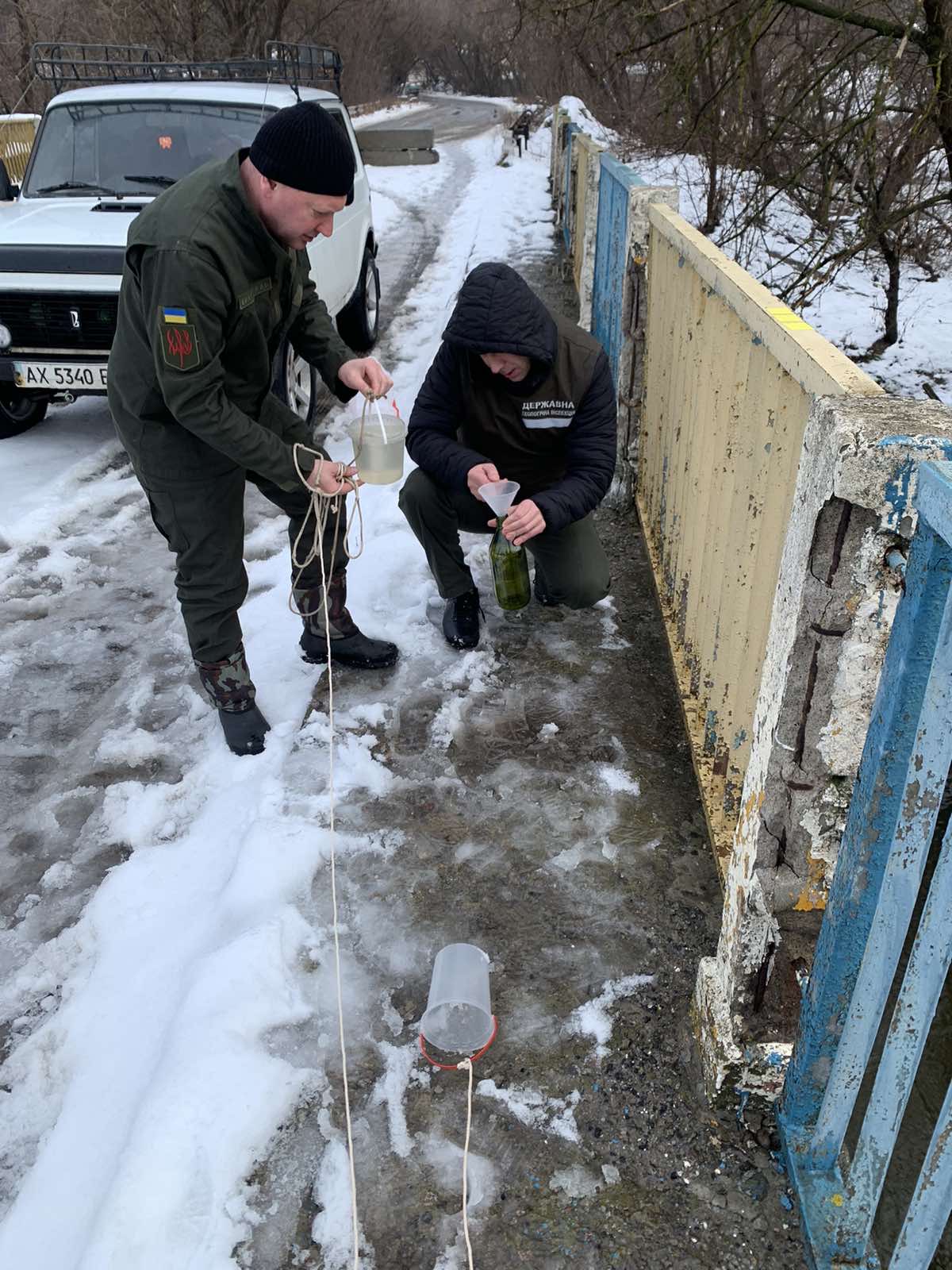 В Харькове из-за обстрела нефтебазы возможна экологическая катастрофа.