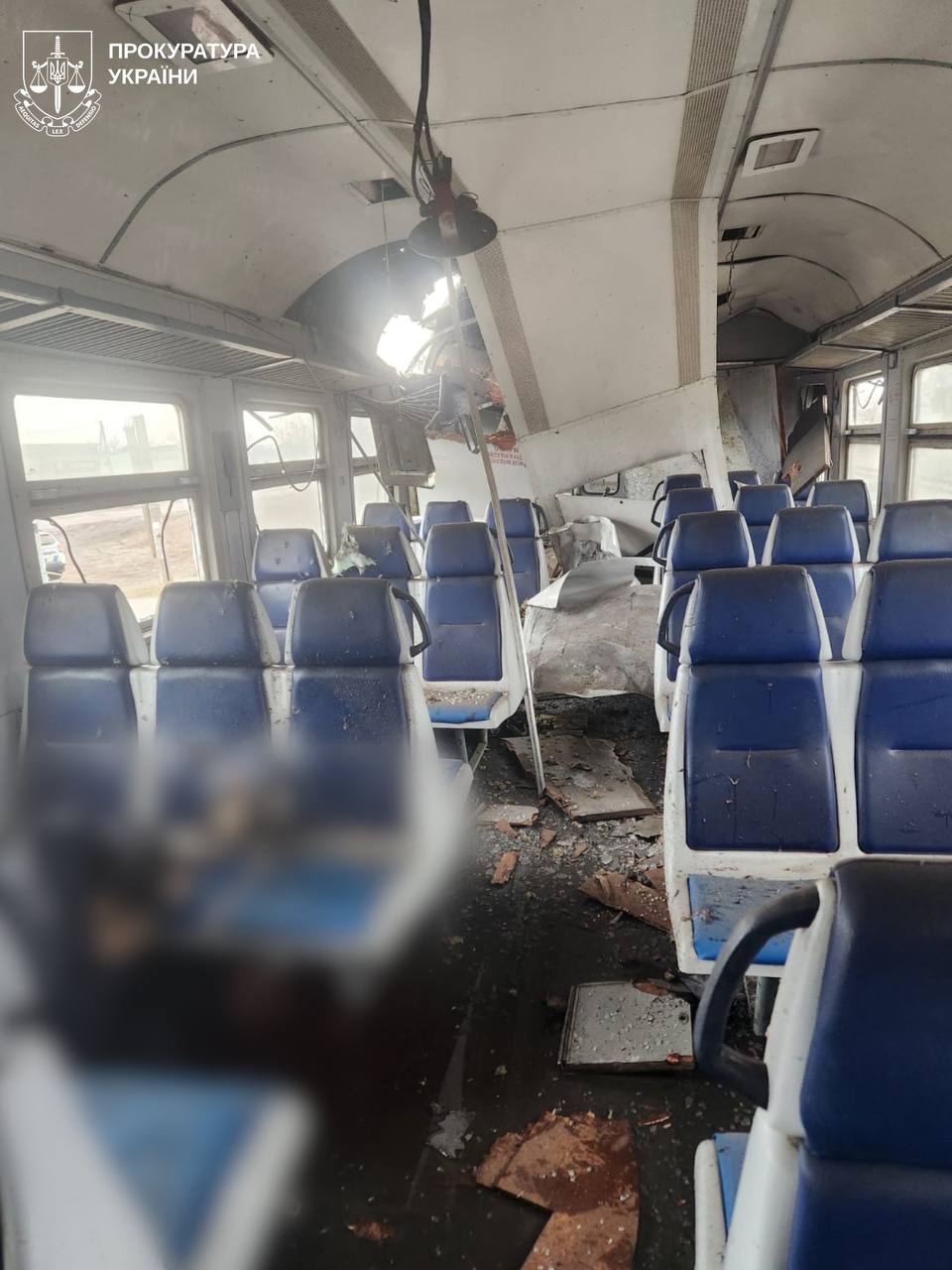 Российский дрон ударил по электричке под Харьковом: погиб человек, есть пострадавшие.