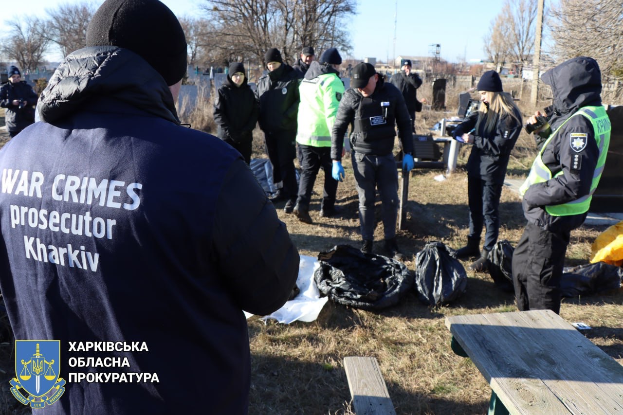 Прокуратура фиксирует еще одно зверство россиян в Изюмском районе.