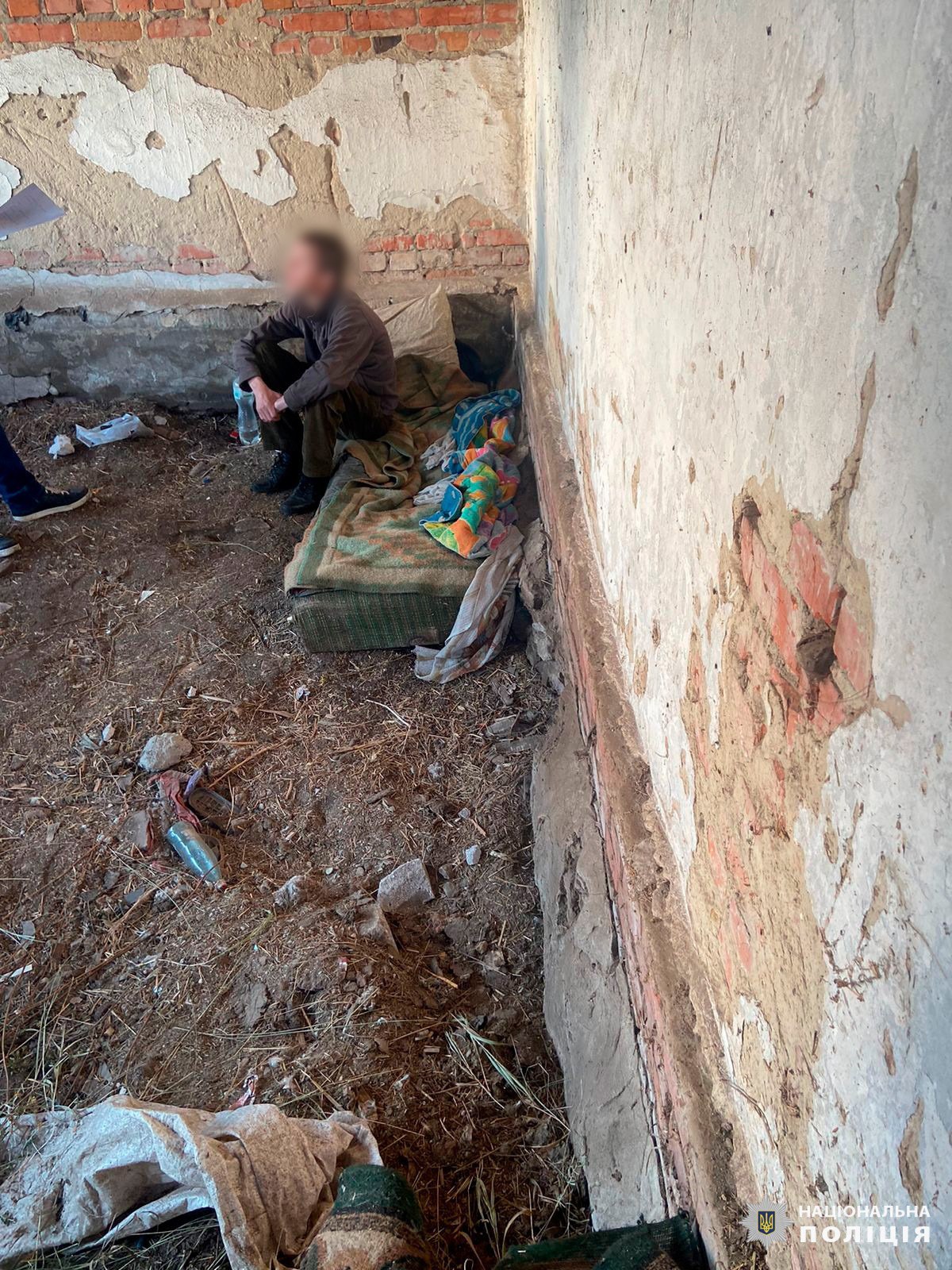 Под Харьковом фермерша принуждала переселенцев работать за еду.