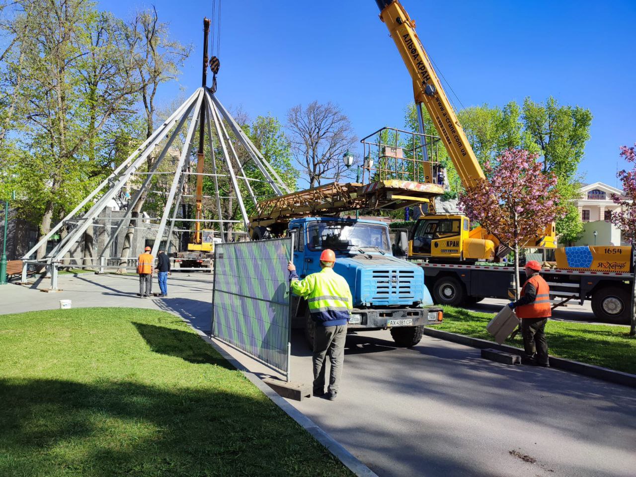 В саду Шевченко открыли фонтан.