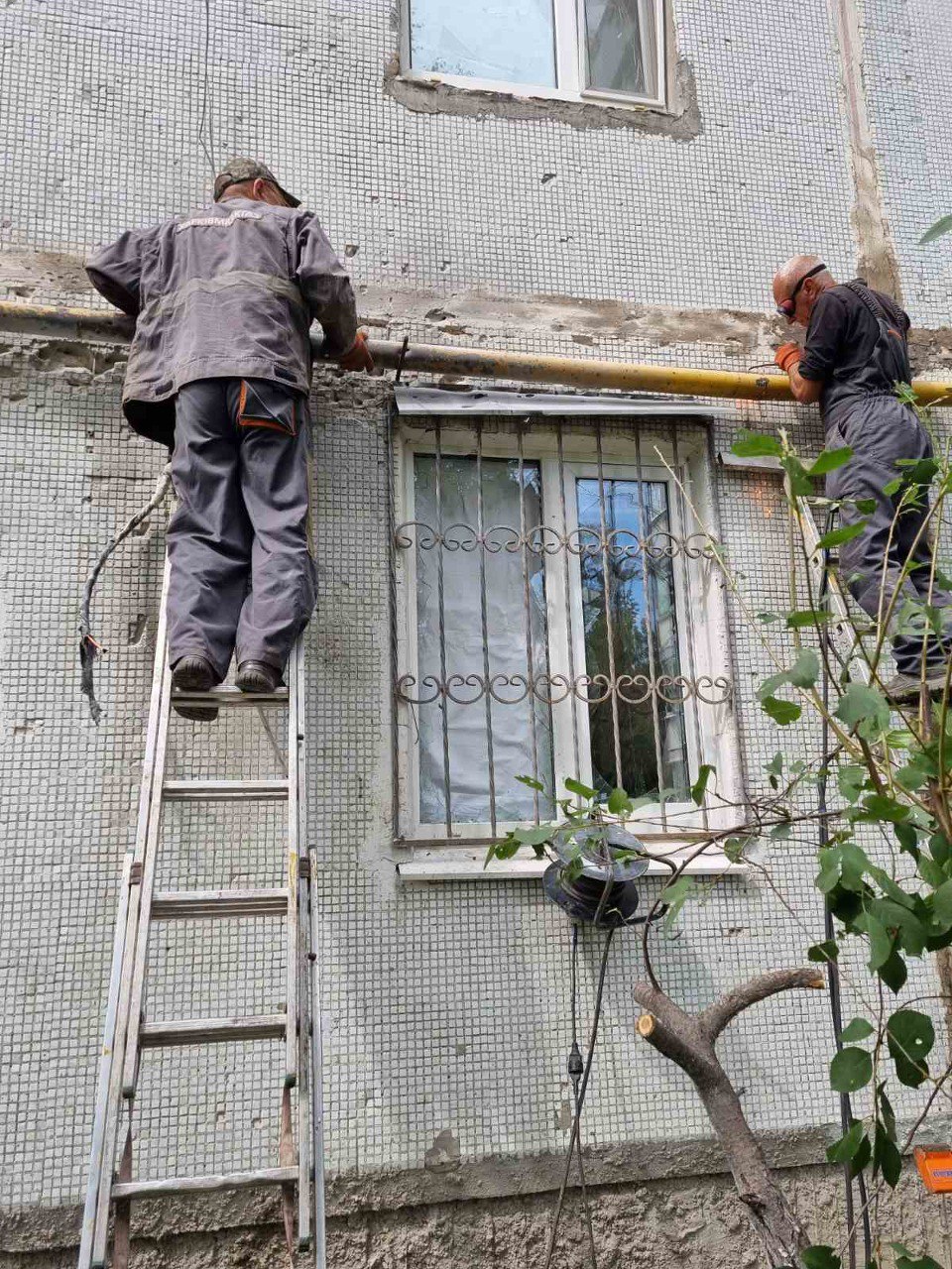 Заварили сотні отворів: на Салтівці усунули аварійний витік газу.