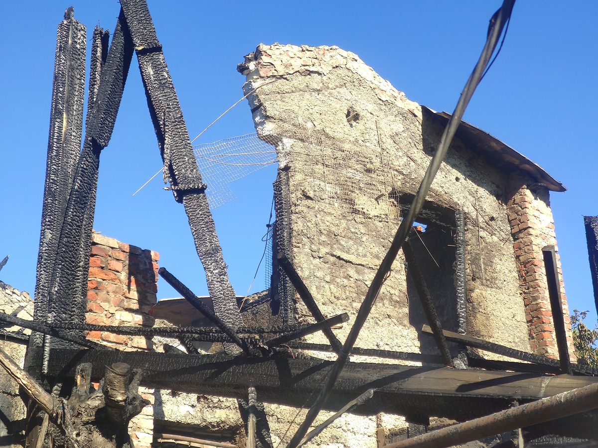 У Харкові через російський обстріл згорів будинок батька Героя Небесної Сотні.