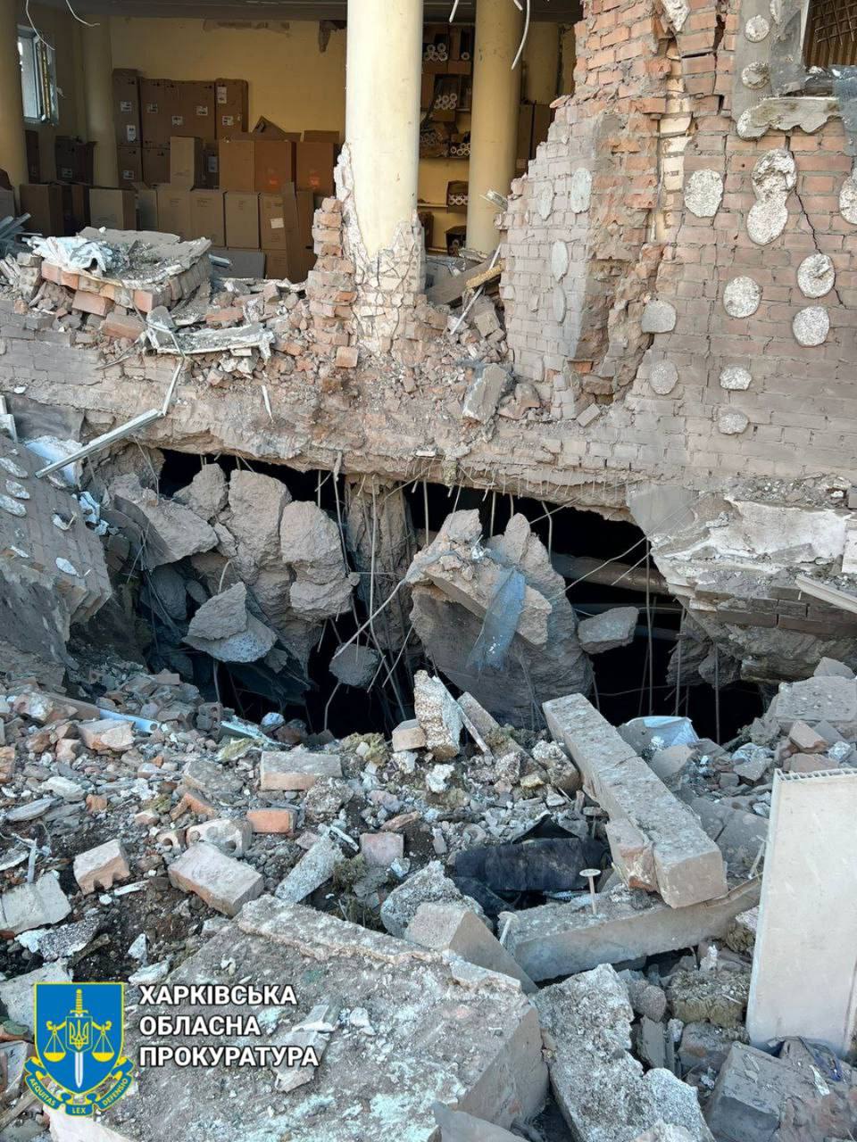 В Харькове российская ракета попала в гостиничный комплекс.