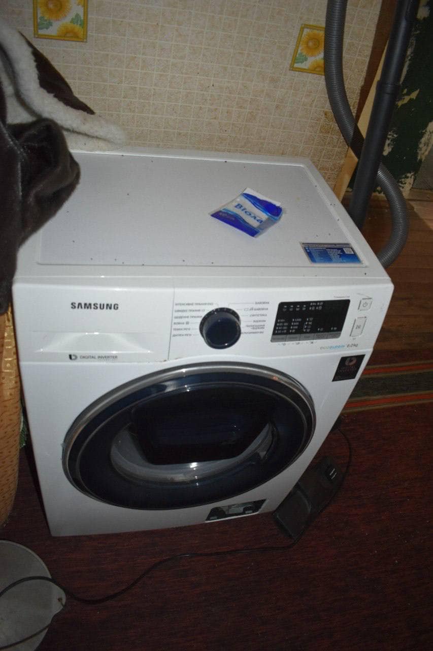 Ищут владельцев: под Харьковом нашли тайники с награбленным россиянами (фото) фото 1