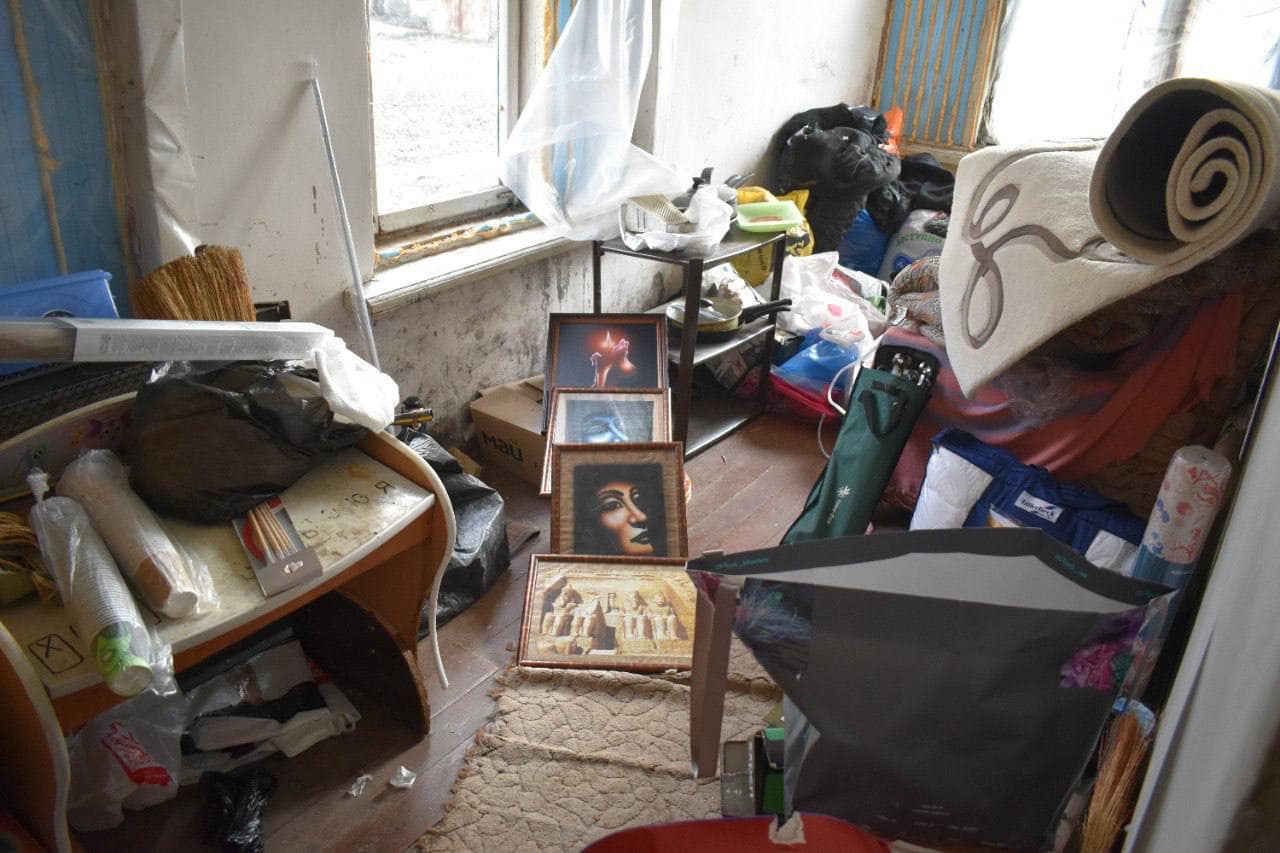 Под Харьковом нашли тайники с награбленным россиянами.