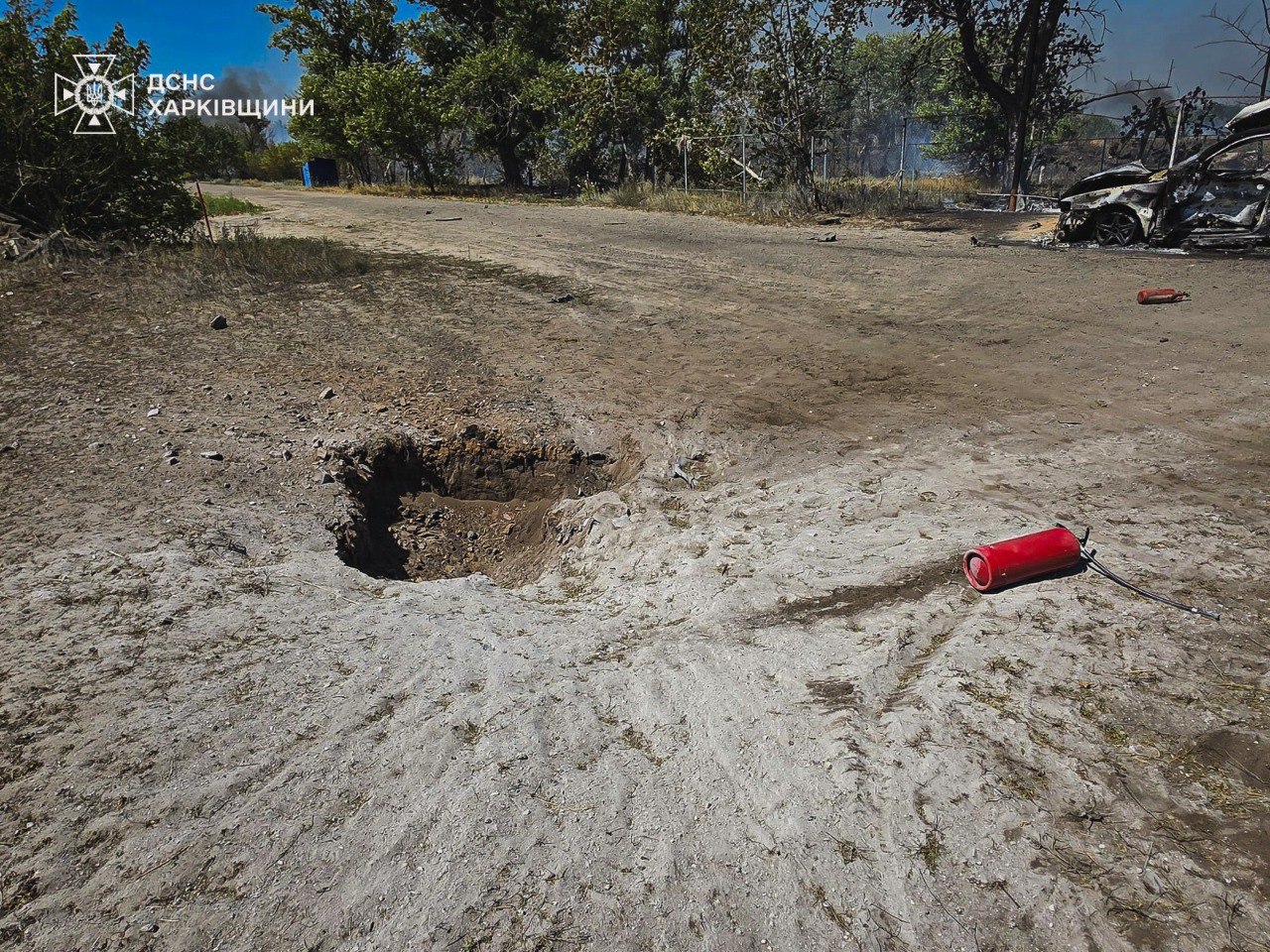 Пятеро погибло, трое ранено: оккупанты обстреляли людей, которые пришли за гуманитаркой в Изюмском районе.