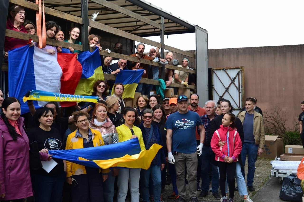 Харьковские больницы получили гуманитарное оборудование из Франции.