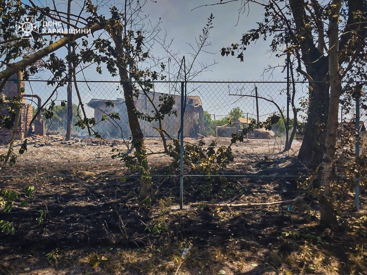 Пятеро погибло, трое ранено: оккупанты обстреляли людей, которые пришли за гуманитаркой в Изюмском районе.