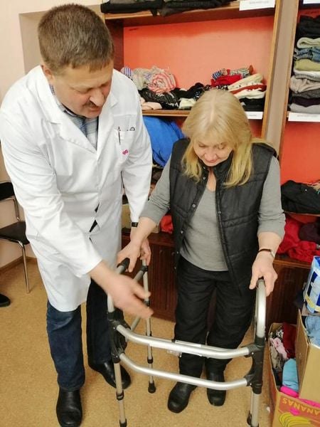 Де в Харкові можна безкоштовно отримати милиці, ціпки, ходунки.