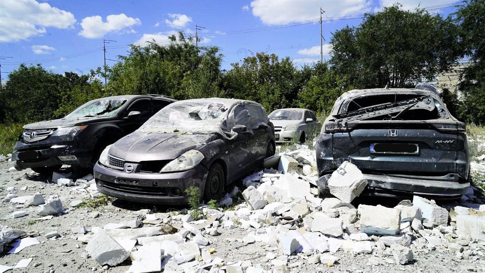 Будинок друку та автосервіс: куди прилетіли російські ракети сьогодні у Харкові.