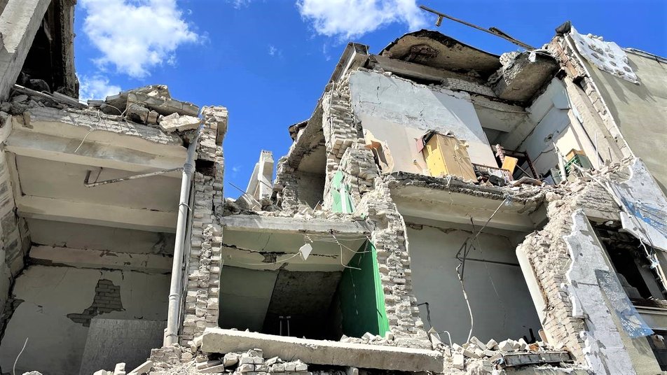 Будинок друку та автосервіс: куди прилетіли російські ракети сьогодні у Харкові.