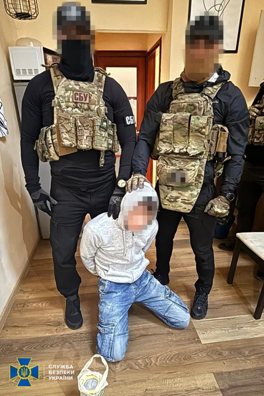 Харьковчанин пытался убить брата руководителя Офиса Президента Украины по заказу — СБУ.