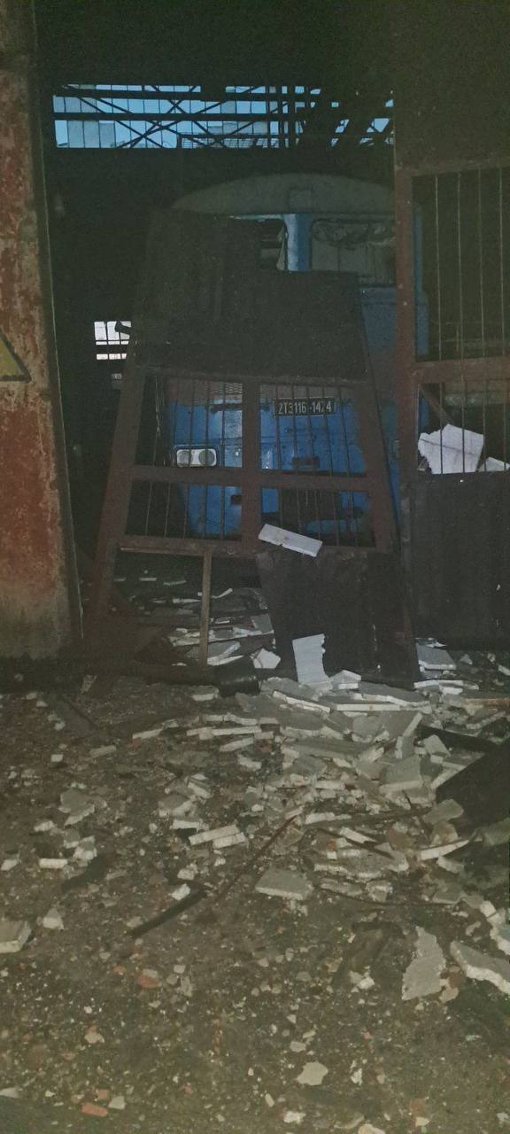 Вночі окупанти обстріляли об'єкти залізниці у Харківській області.