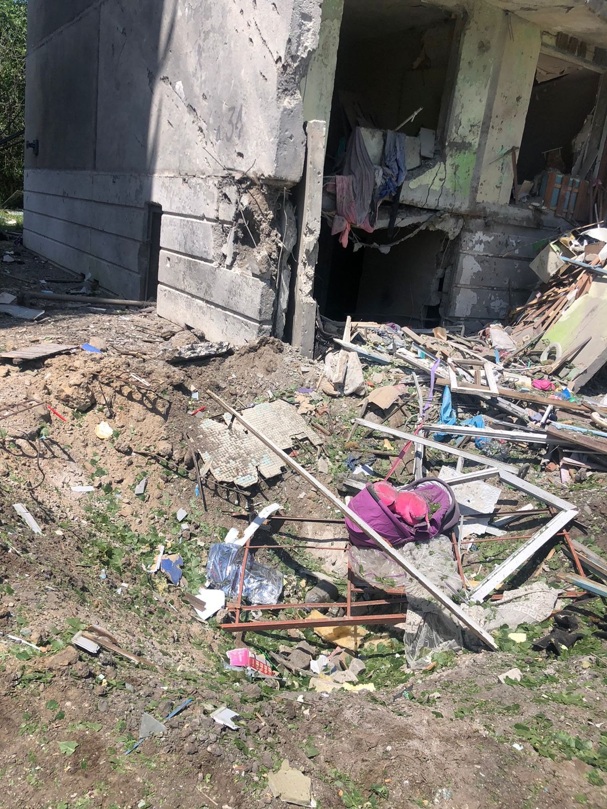 Авіаудар Куп'янським районом: серед поранених — вагітна та дитина.