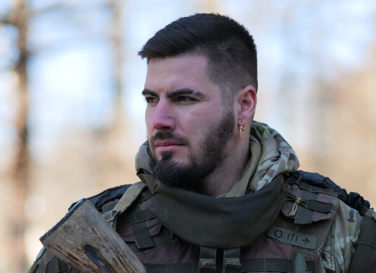 В Купянске идут бои на правом берегу города — военные фото 1