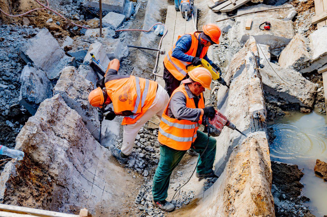 В Харькове впервые за 50 лет начали масштабную реконструкцию канализационных коллекторов — мэрия.