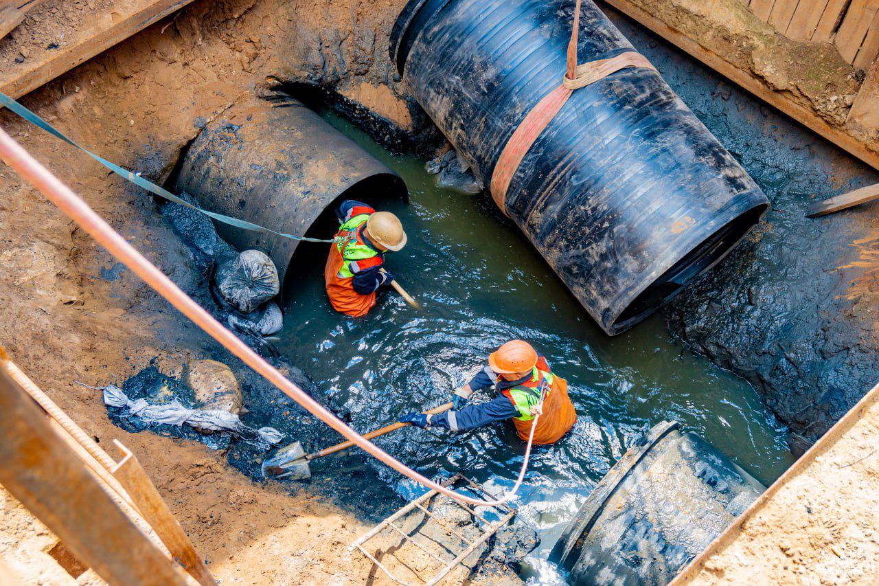 В Харькове впервые за 50 лет начали масштабную реконструкцию канализационных коллекторов — мэрия.