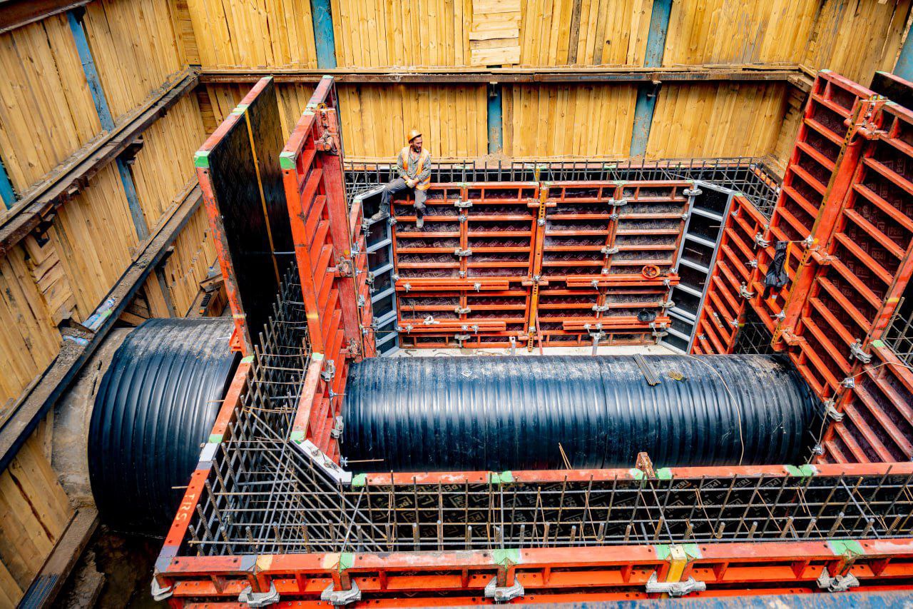 В Харькове впервые за 50 лет начали масштабную реконструкцию канализационных коллекторов — мэрия.