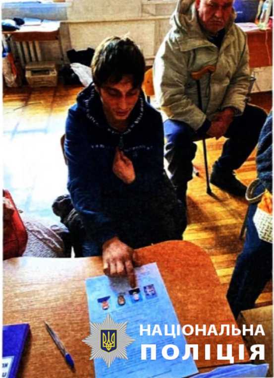 Намагалися навіть дитини: поліцейські встановили трьох катів куп'янських катівень.