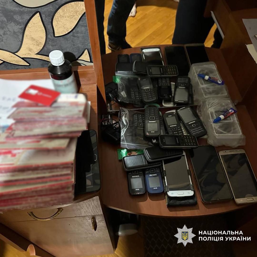 В Харькове разоблачили мародеров, которые обворовывали поврежденные обстрелами квартиры.