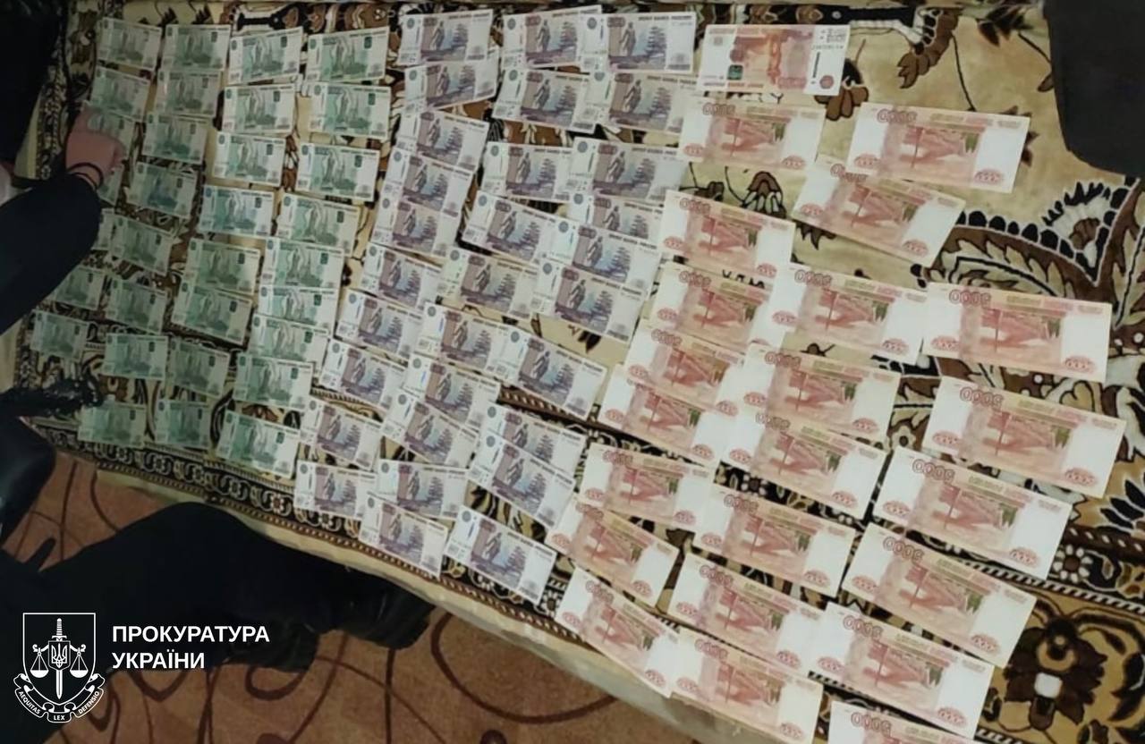 Изъято 160 000 рублей: жительницу Купянска подозревают в любви к "русскому миру".