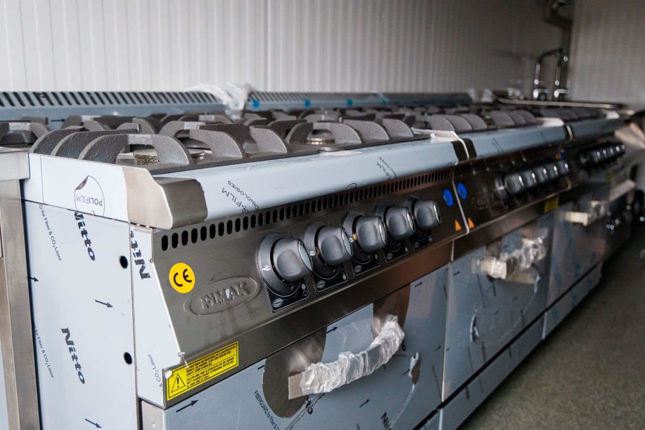 У Харківській області стали постачати військових модульними кухнями.