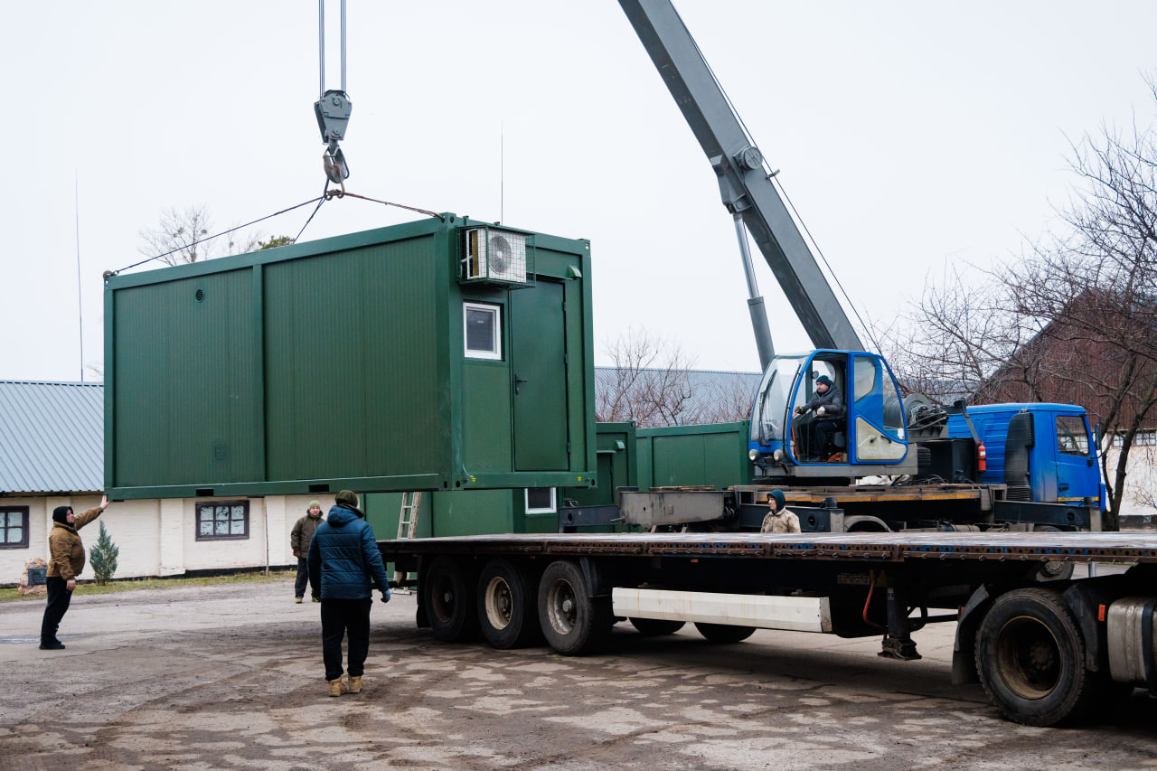 У Харківській області стали постачати військових модульними кухнями.