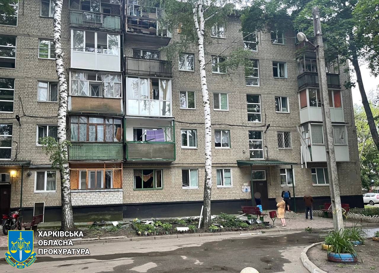 РФ ударила по ліцею у Лозовій.