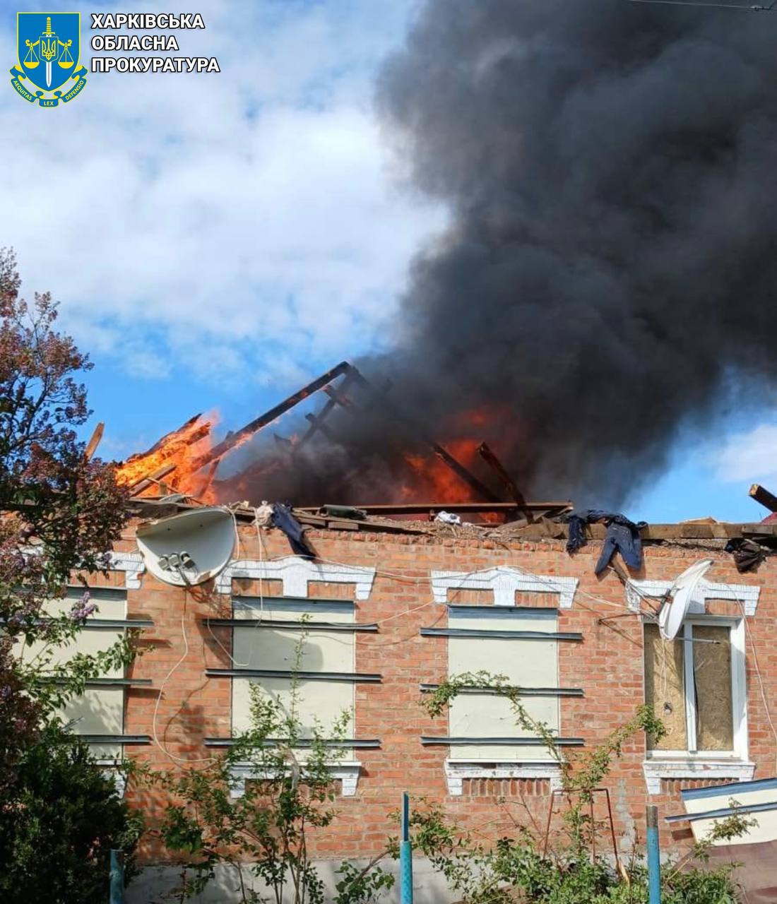 Оккупанты ударили дроном по медикам, которые приехали на место обстрела в Казачей Лопани.