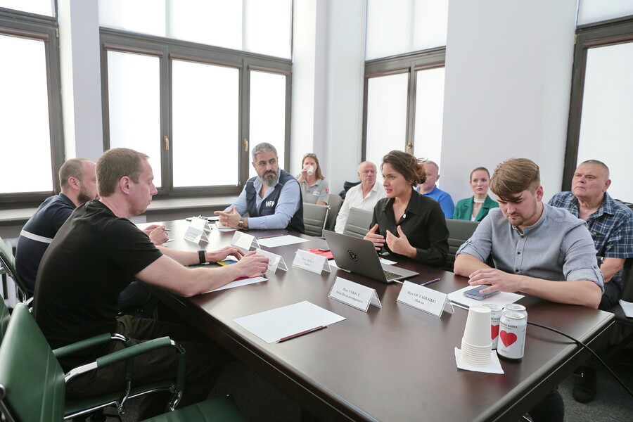 На Харківщині розмінуватимуть поля за допомогою супутника.