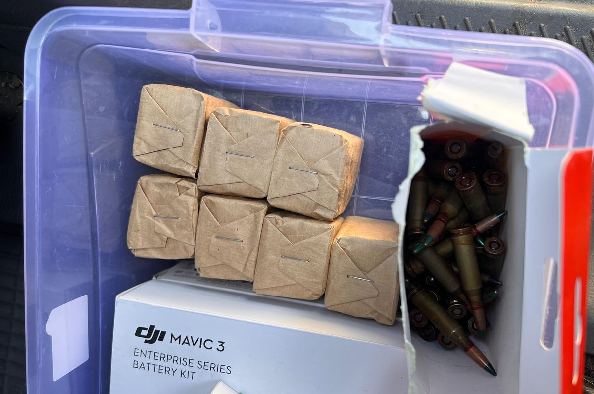 Віз вибухівку, годинник, телефон: пасажир автобуса Краматорськ – Харків виявився мародером.