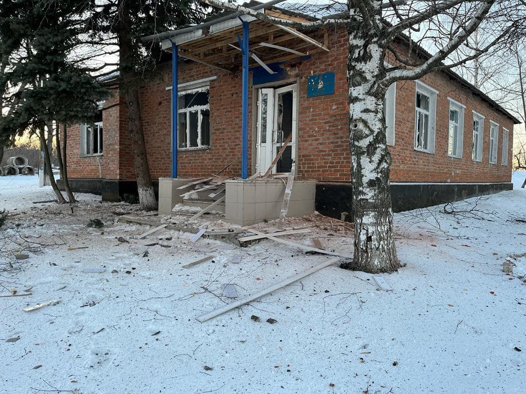 РФ нанесла авиаудар по Купянскому району: погибла женщина, ранены двое детей.