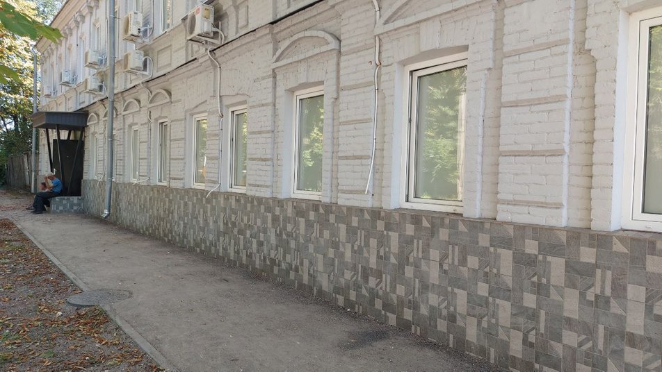 Росіяни у Харкові обстріляли медичну лабораторію.