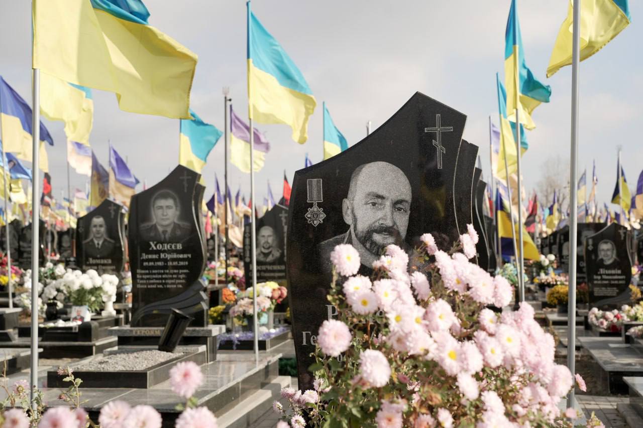 На Алеї Слави у Харкові встановлять віртуальний меморіал пам'яті.