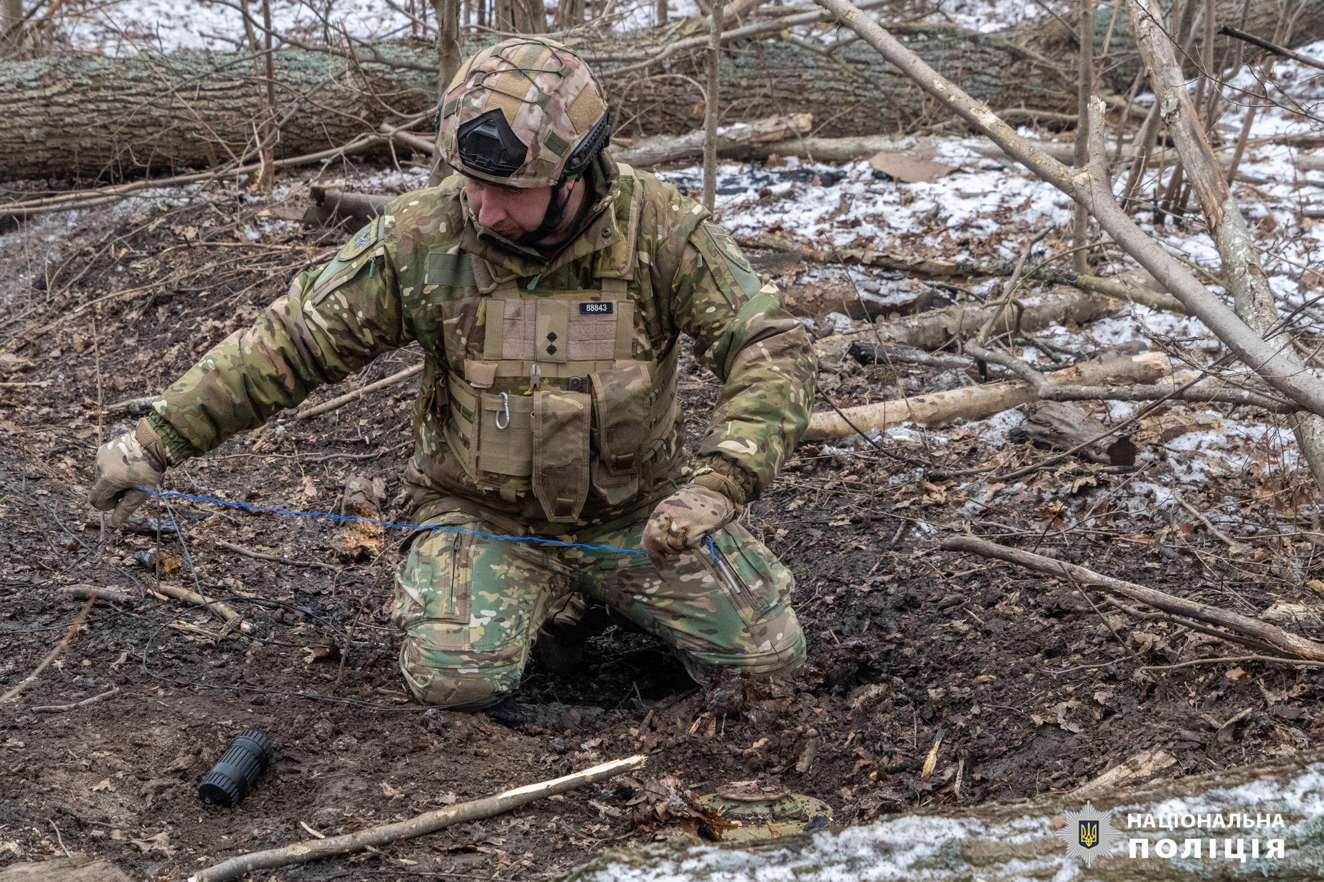 "Наиболее опасные &mdash; мины-лепестки": взрывотехники разминируют Харьковский район.