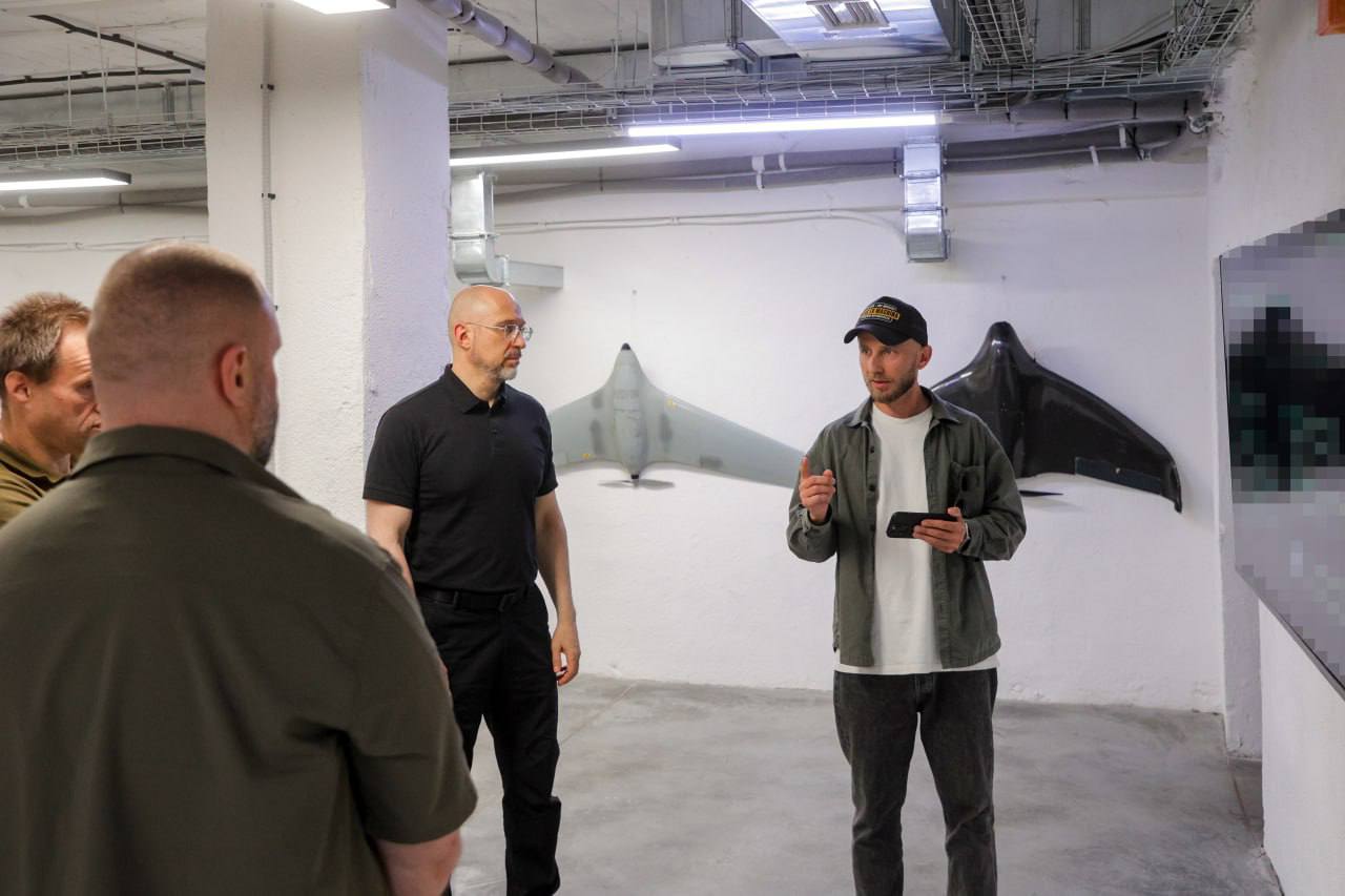 В Харьков приехал министр обороны Денис Шмыгаль.